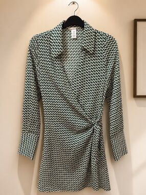 H&M Green and White Geometric Wrap Dress